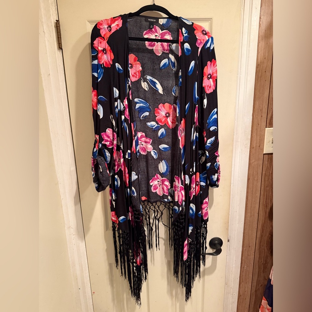 Torrid Black Floral Fringe Kimono